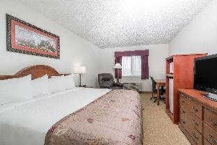 Baymont By Wyndham Marshfield Hotel Room photo